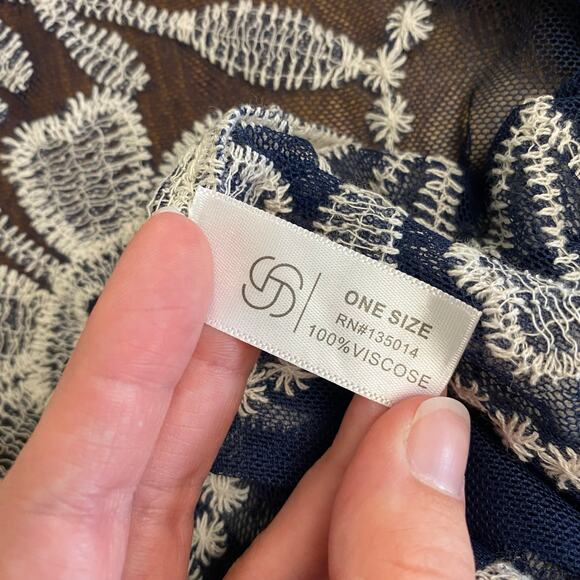 Janice Apparel NWT Vintage Style Navy Blue Embroidered Lace Kimono OS Boho - Picture 2 of 10